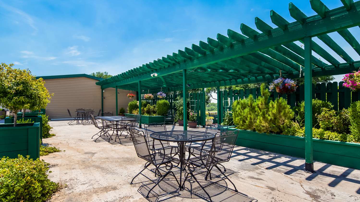 Best Western Paradise Inn & Resort 30/30