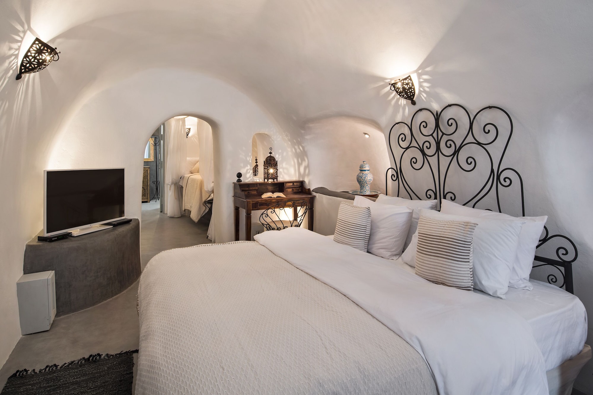 2 BEDROOMS, PREMIUM, VILLA, HOT TUB, PATIO
