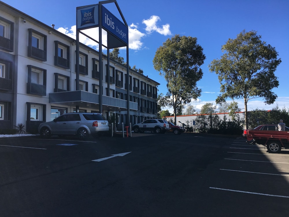 ibis budget Campbelltown 3/57