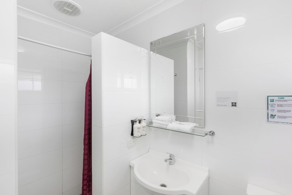 Ibis Styles Albany 58/59