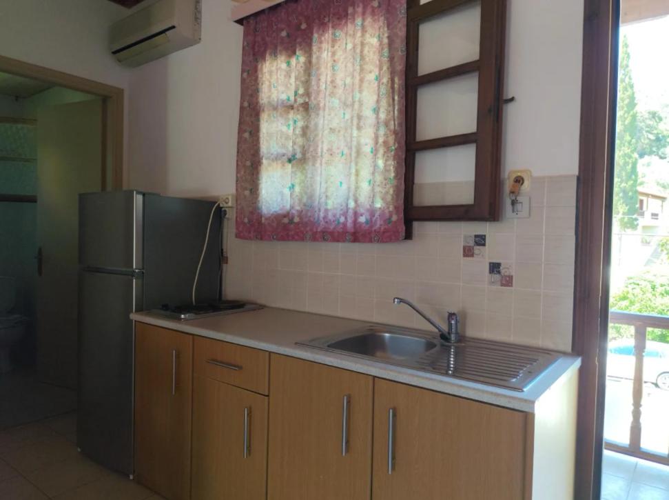 Lobby at Sunwaves Apartments, SAMOS