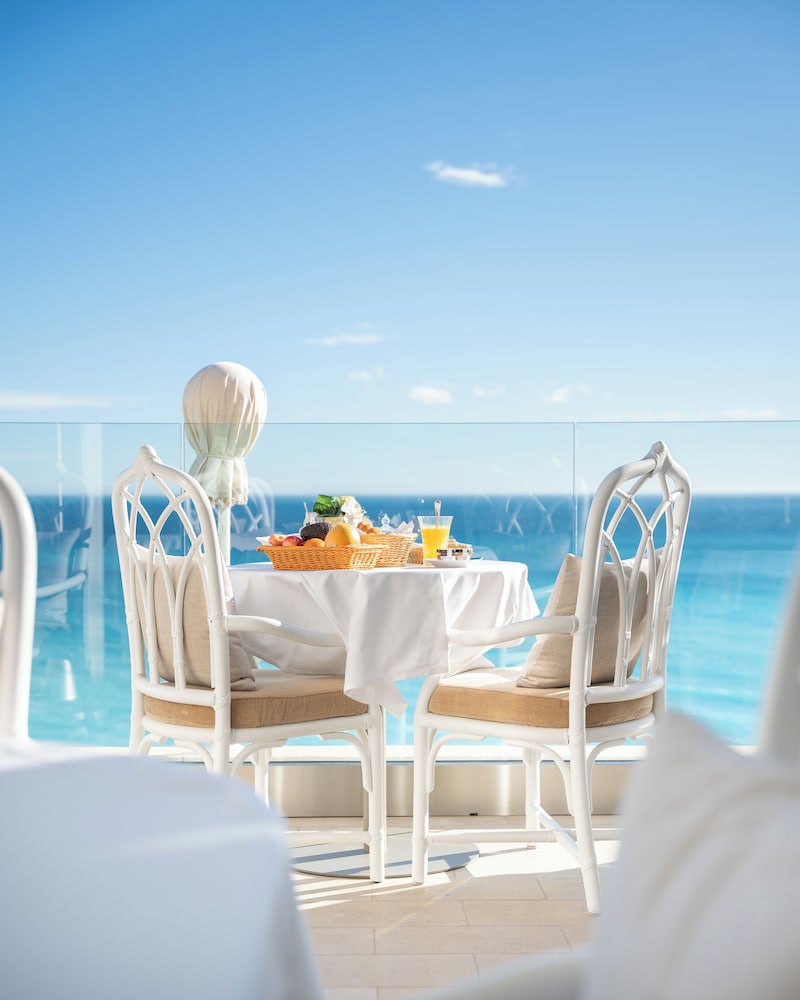 Hotel Le Roquebrune 43/50