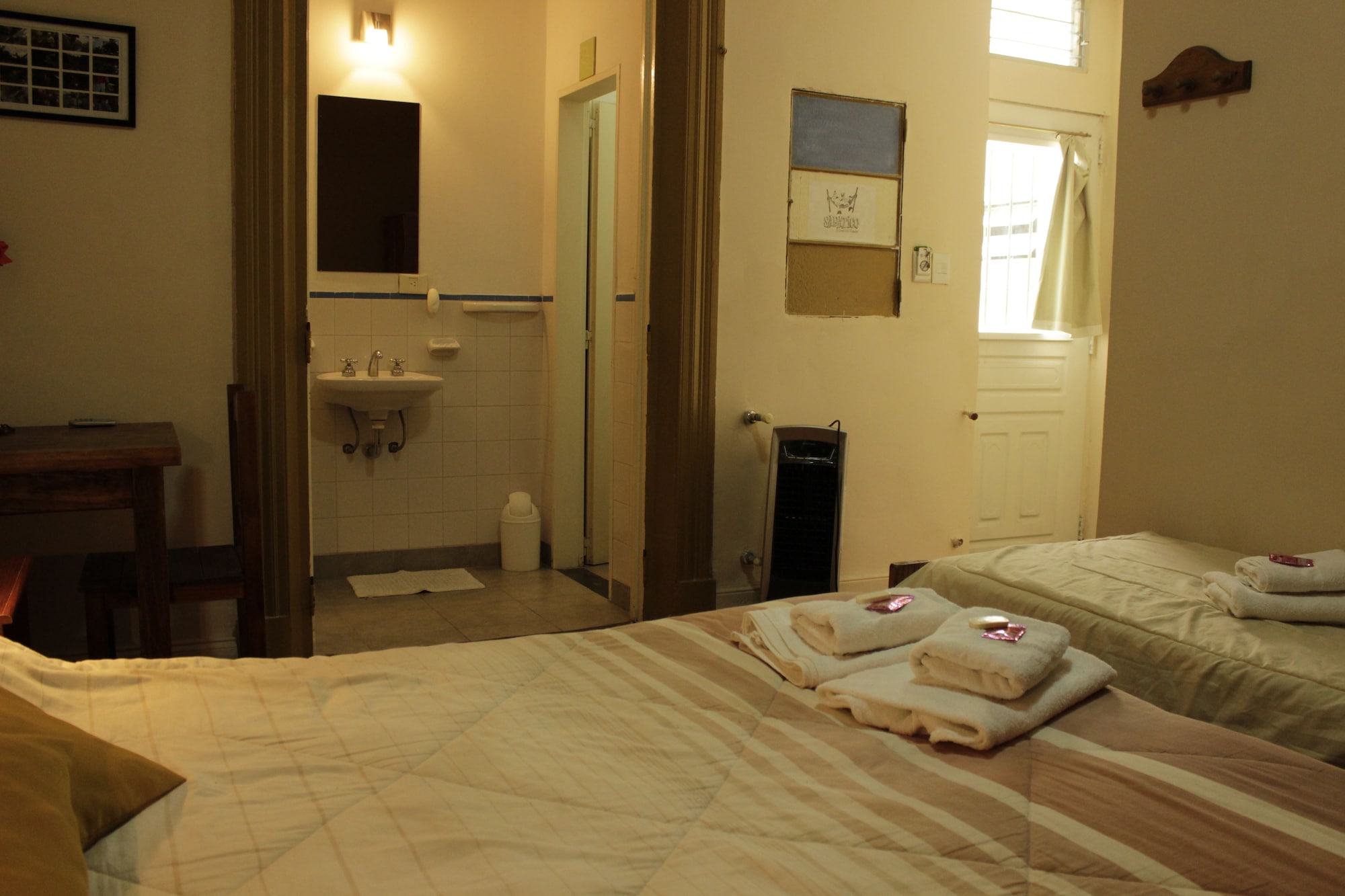 Room, Triple, 1 Double and 1 Single Bed, Private Bathroom