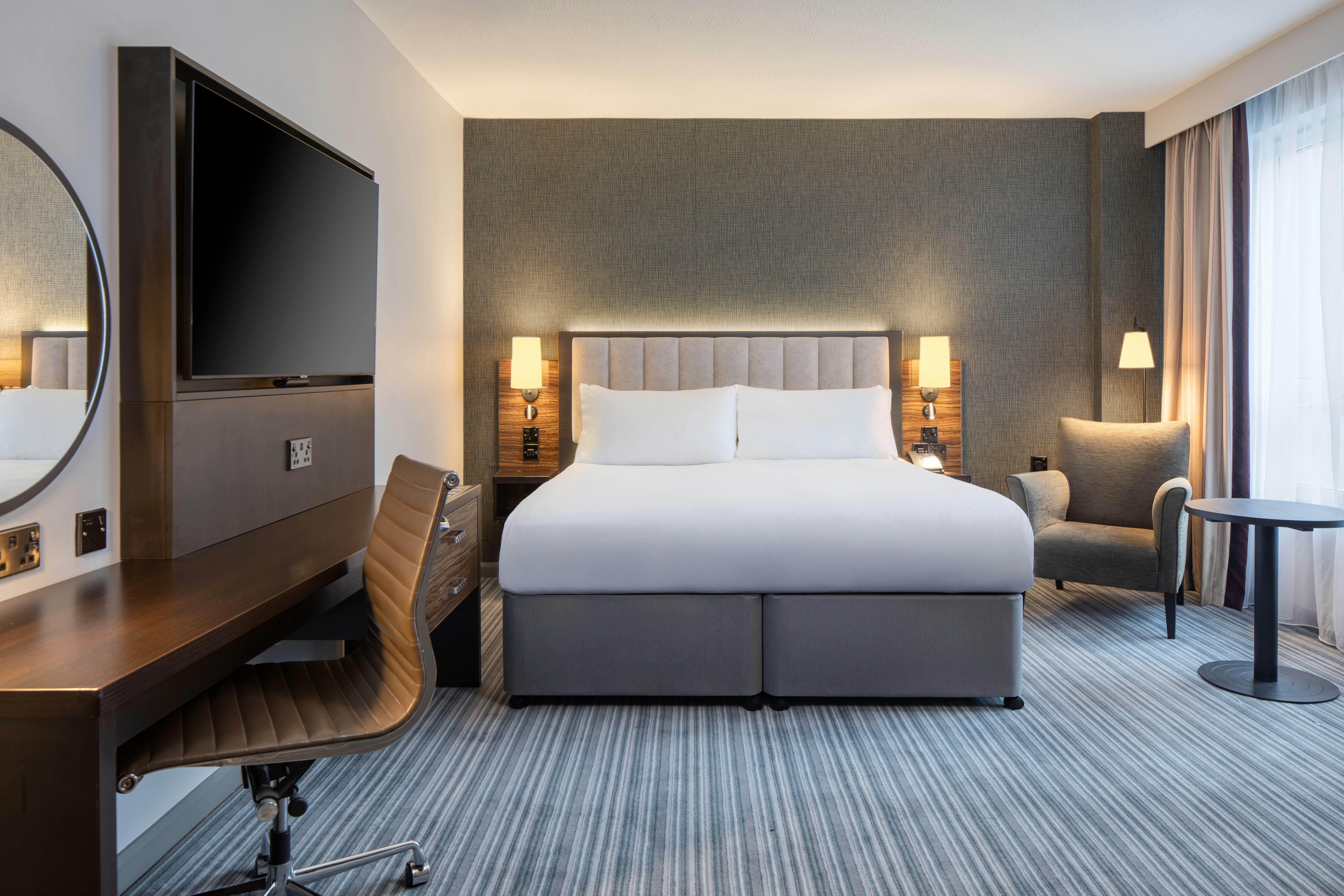 JUNIOR SUITE, KING BED