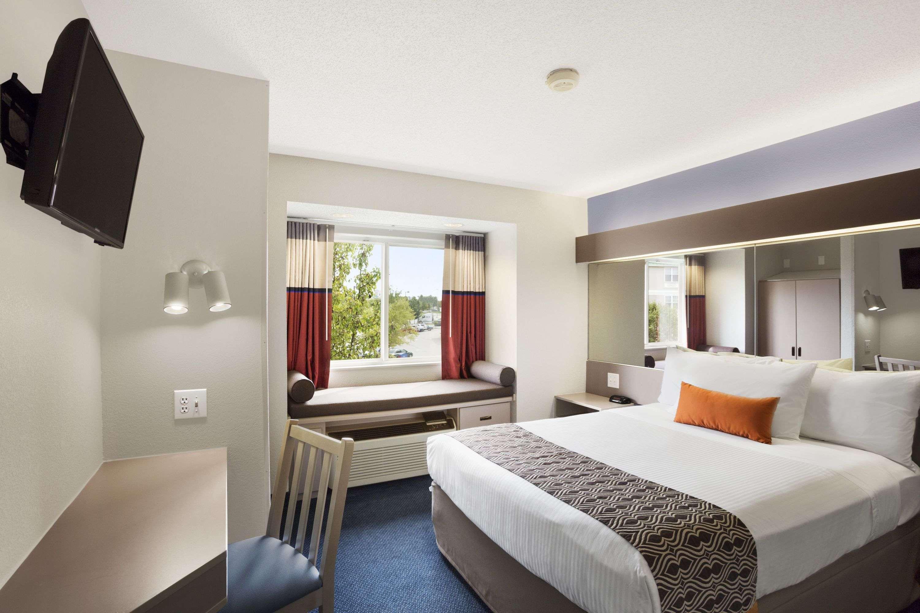 Microtel Inn Louisville East 10/28