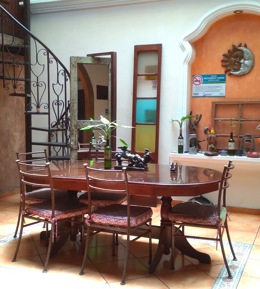 Villa Florencia Centro Hotel 51/58