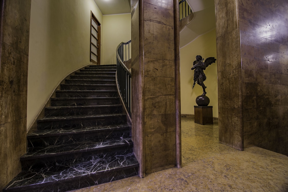 Luxury Rooms H 2000 Roma 47/53