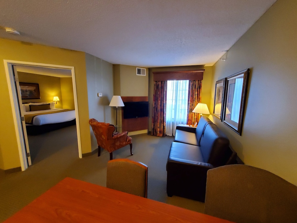 GrandStay Hotel and Conference 12/49
