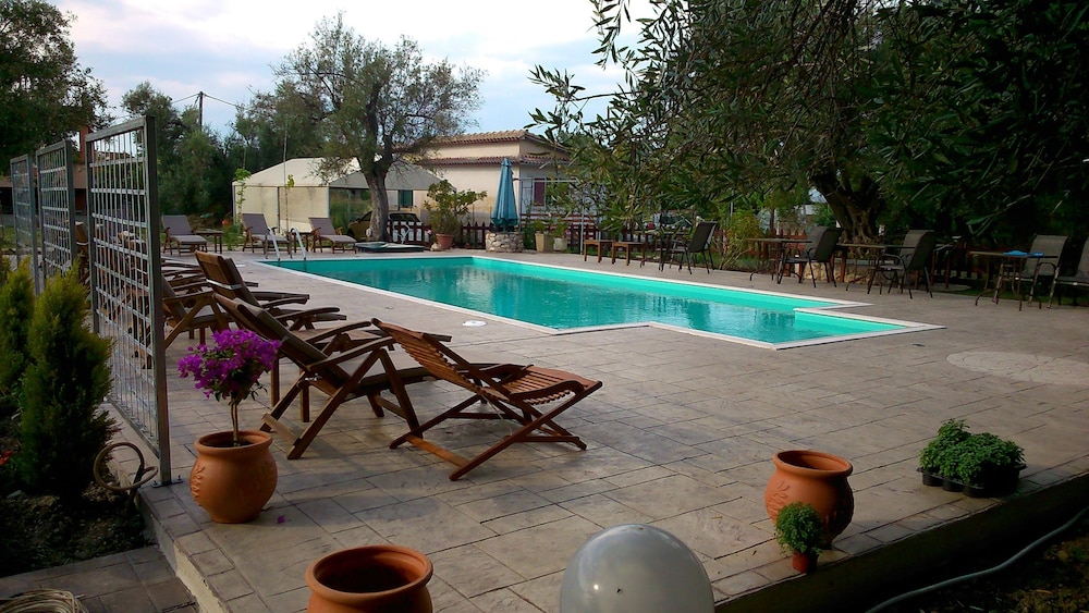 Avra Hotel 65/71
