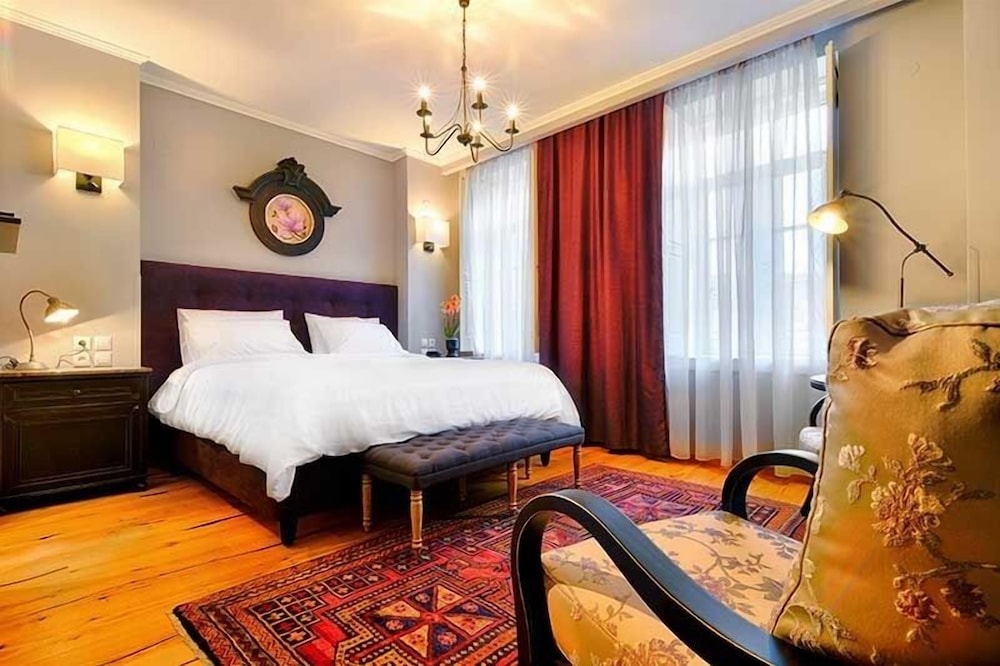Hotel Antique 17/50