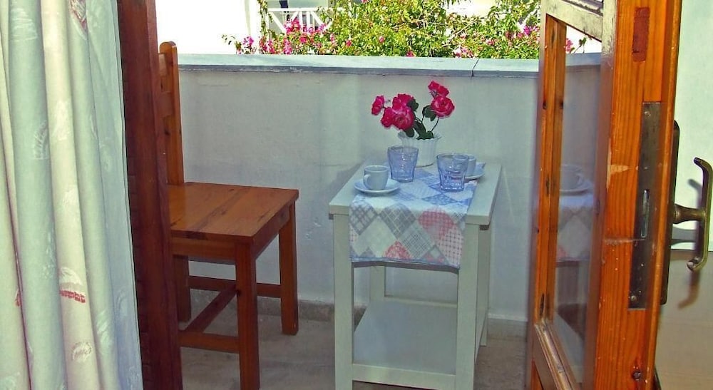 Hotel Eleftheria 16/45