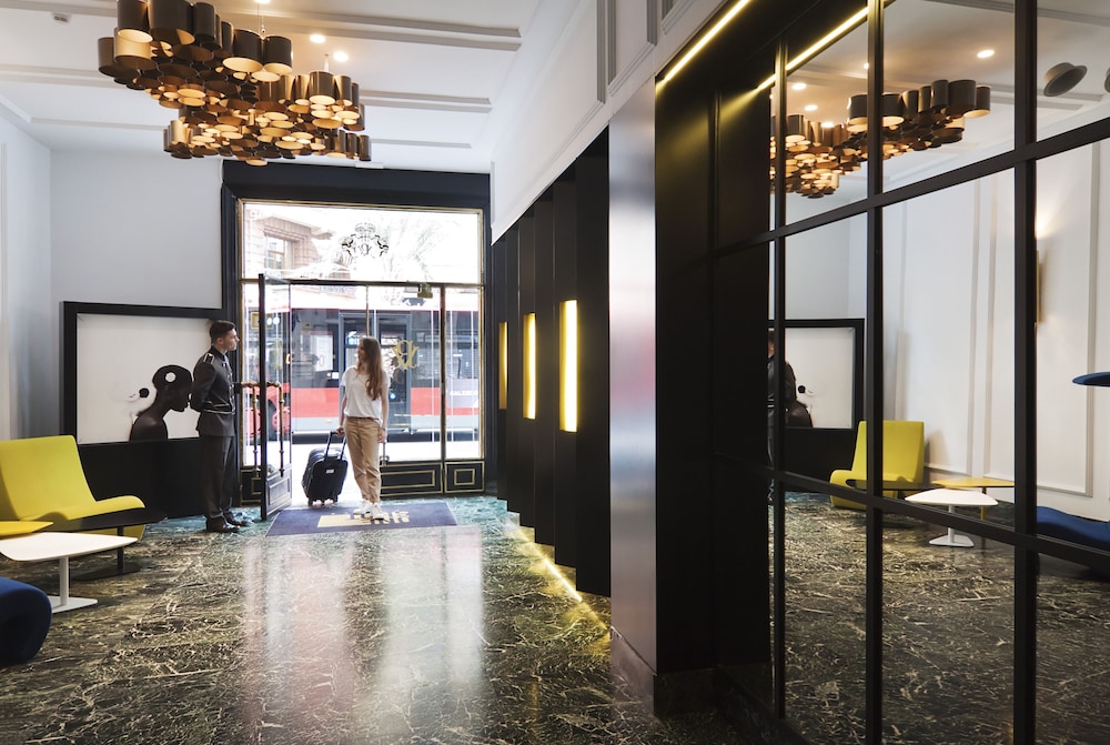 Hotel One Shot Reina Victoria 6/50