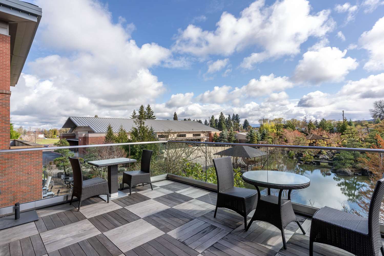 Best Western Premier Boulder Falls Inn 61/66