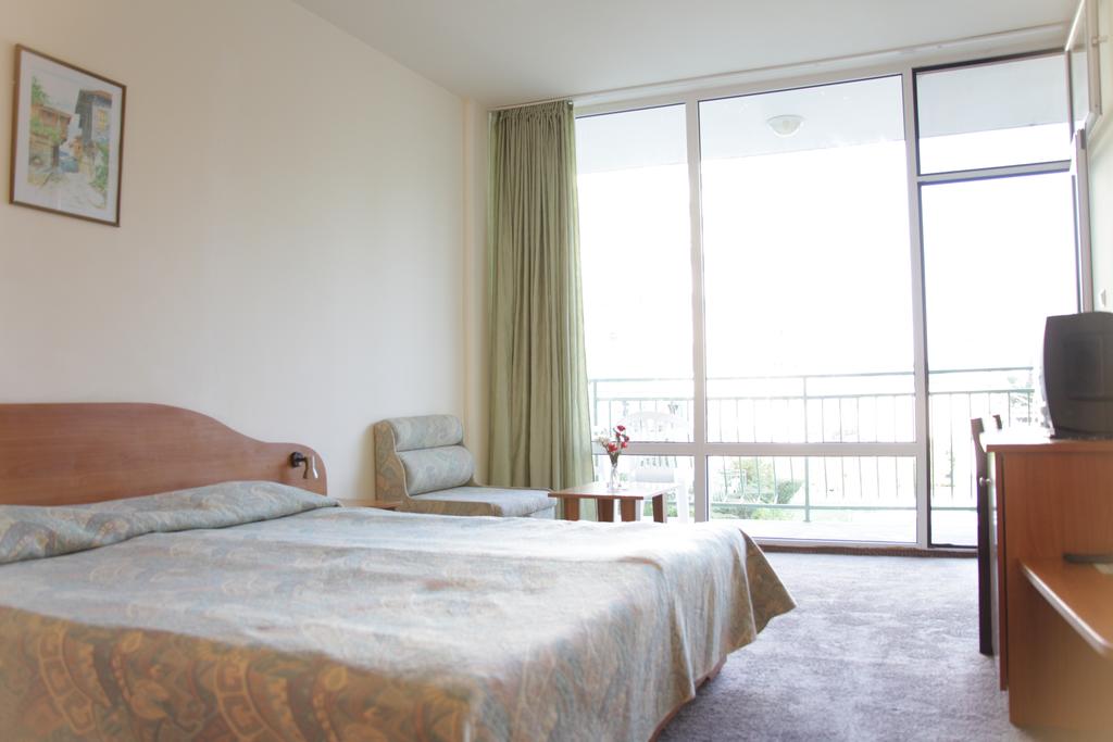 Flamingo Beach Hotel 22/63