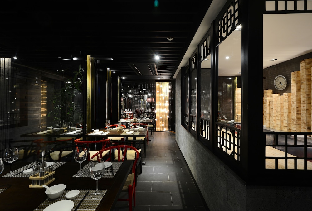 The Chi Boutique Hotel 57/66