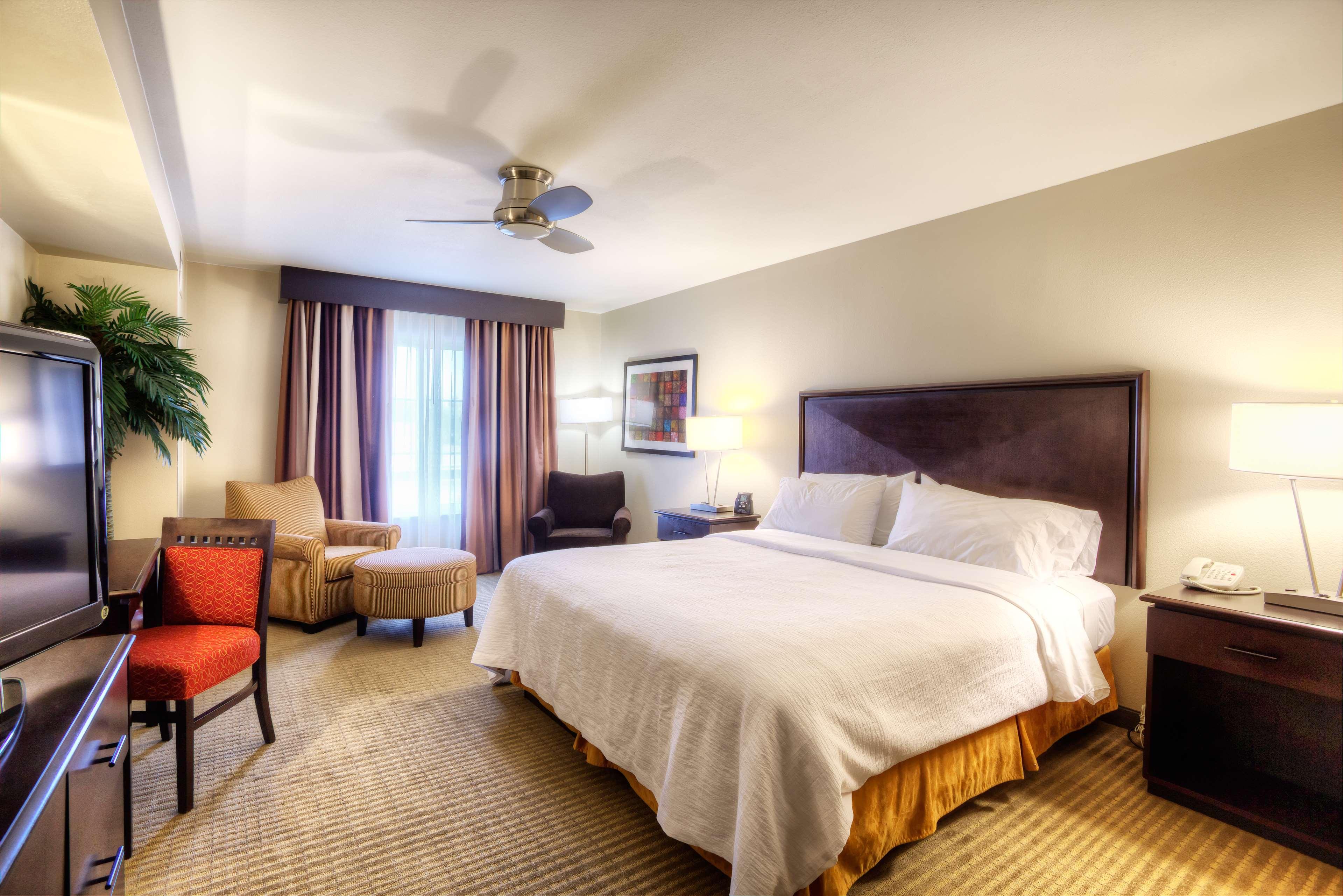 2 ROOMS, SUITE, KING BED, JETTED TUB