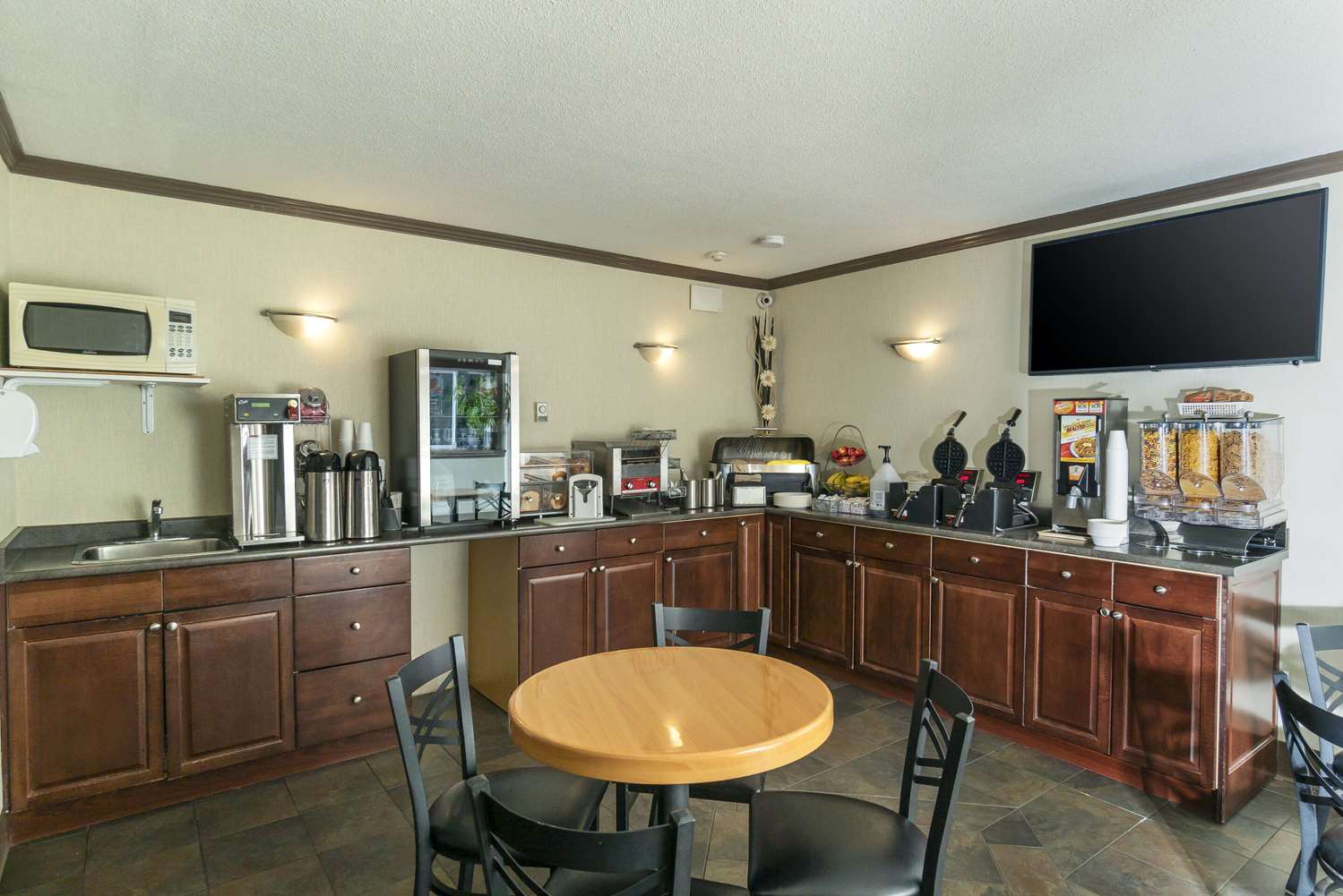 restaurant cafeteria