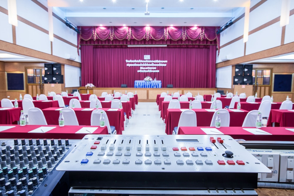 Juntra Resort And Hotel 48/54