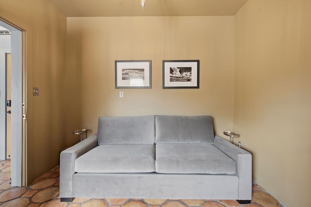 El Paradero Bed & Breakfast Inn 13/79