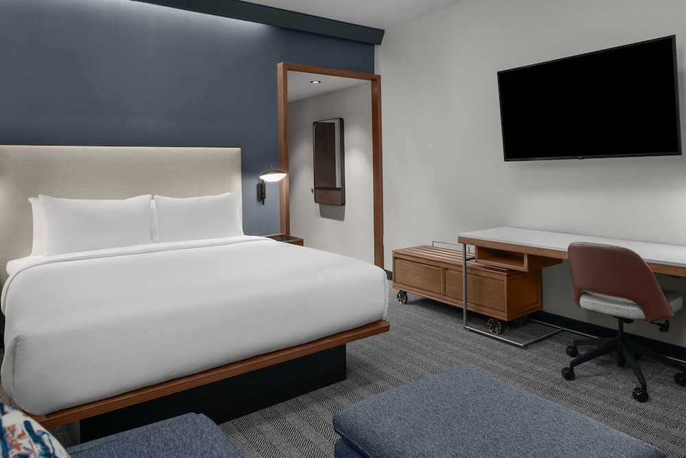 Courtyard by Marriott Modesto North 11/28