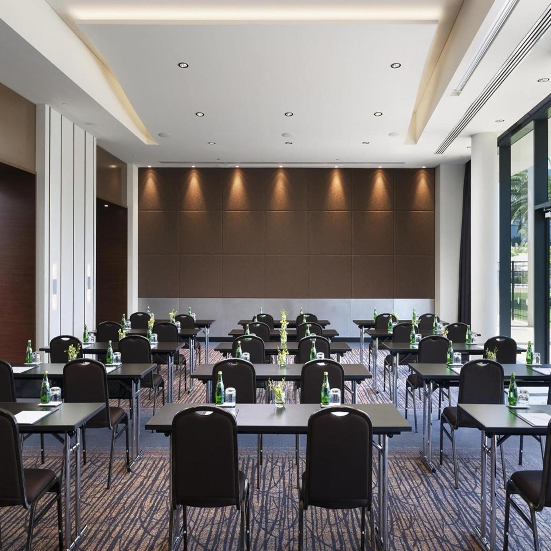 CROWN PROMENADE PERTH 50/55