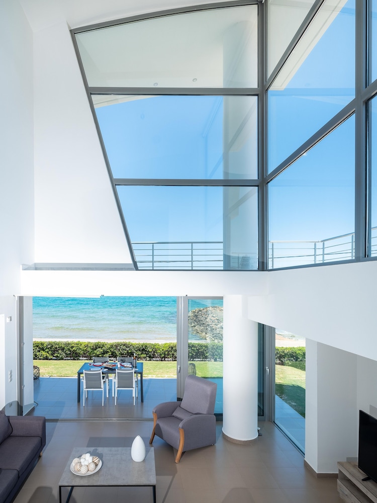 Villa Almyra 19/36