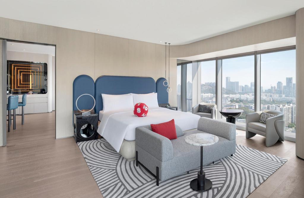 1 Bedroom, Cool, Suite, King Bed, Partial Ocean View, Corner