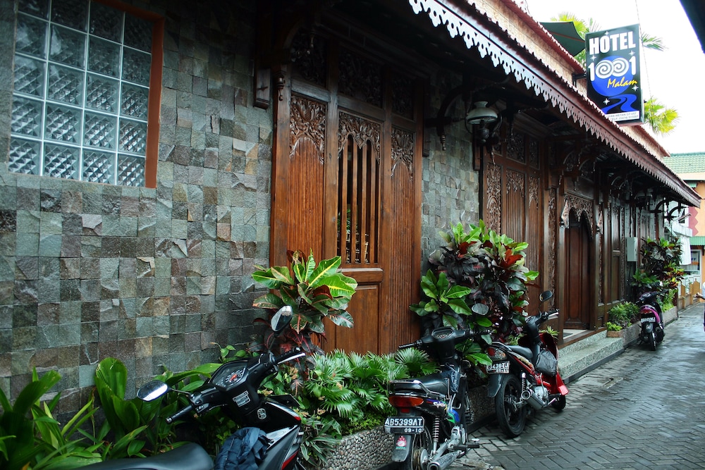 Hotel 1001 Malam 2/43