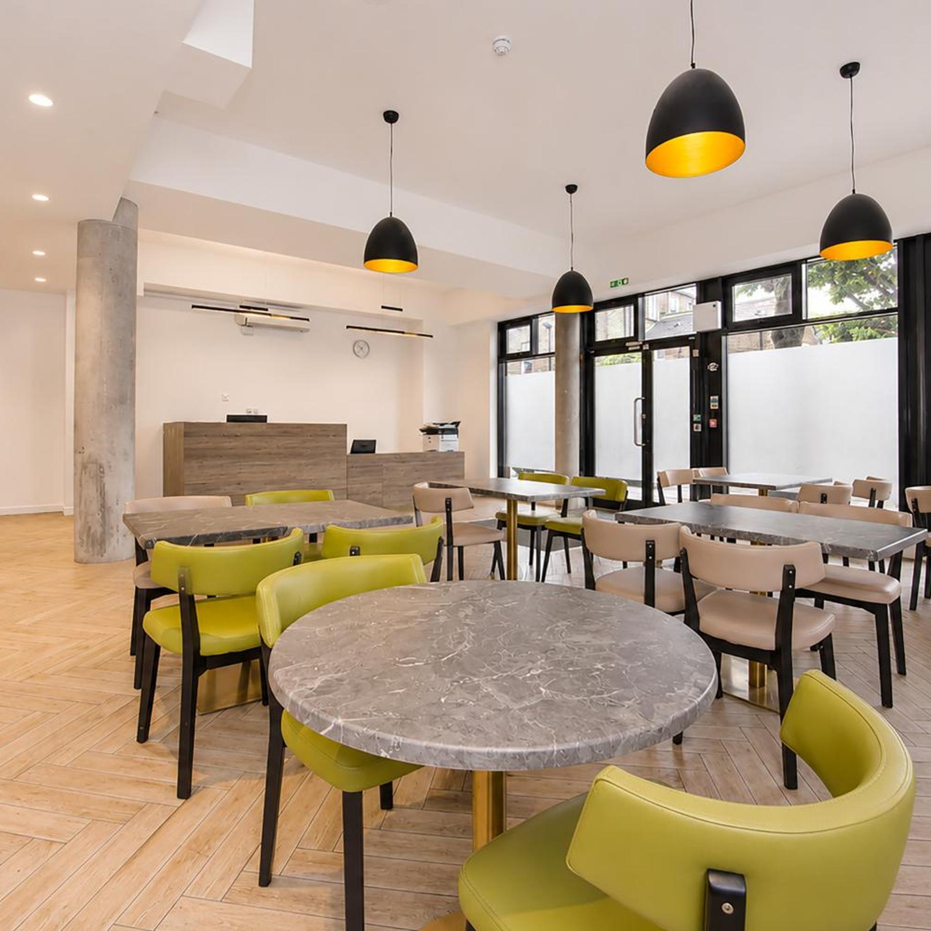 OYO The Manor Park Hotel 37/55