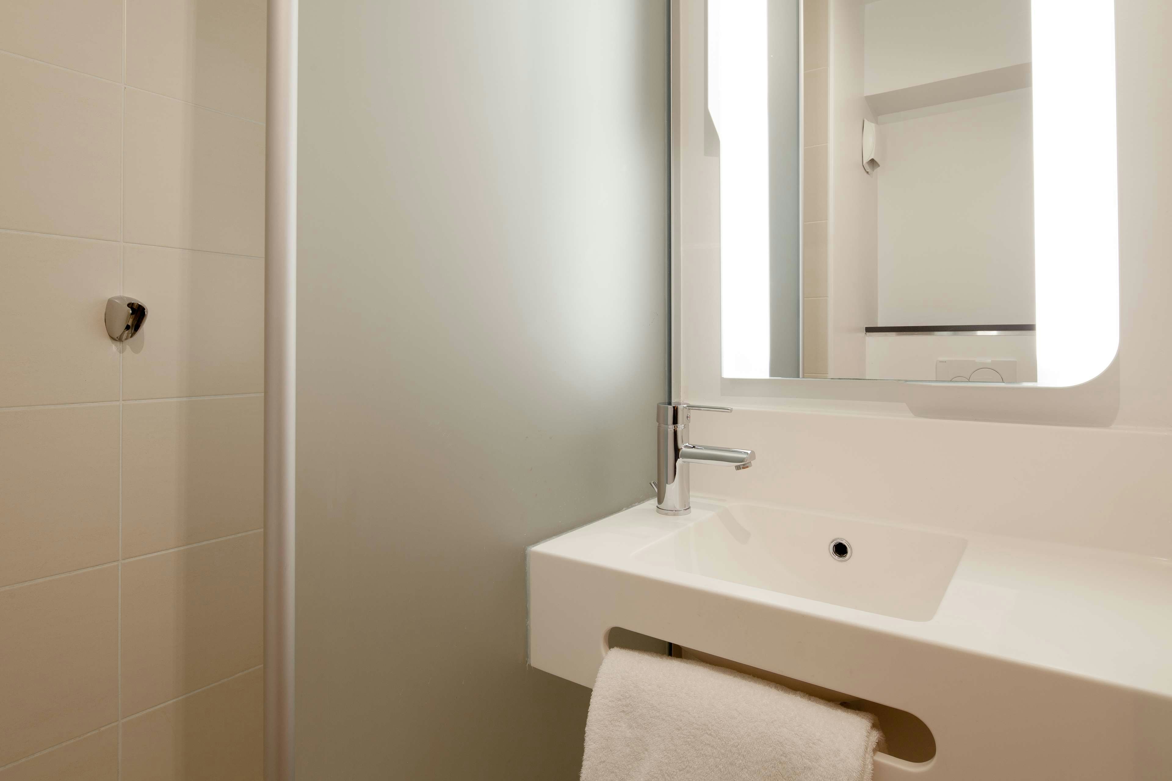 B&B HOTEL Paris Gennevilliers Asnieres 24/24