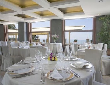 Hotel Riviera & Maximilians 50/61