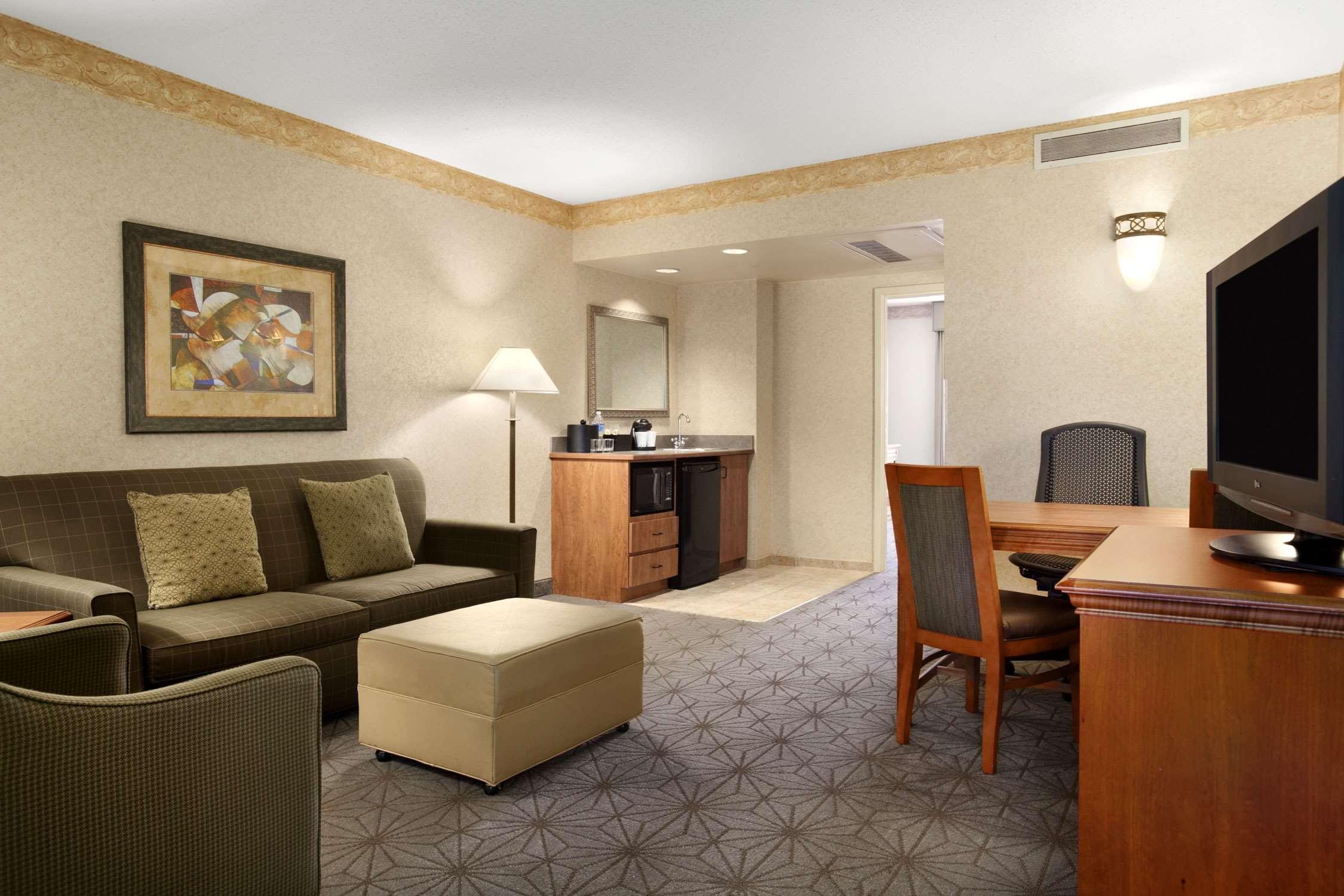 Embassy Suites by Hilton Columbia Greystone 33/67