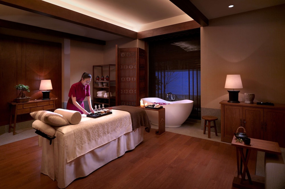 Jinmao Purelax Lijiang, The Unbound Collection By Hyatt 26/70