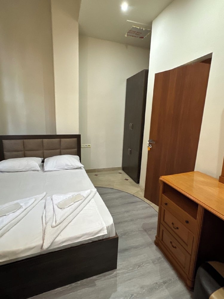 Bella Hotel 13/50