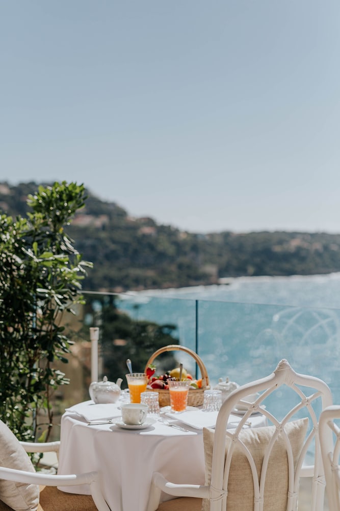 Hotel Le Roquebrune 33/50