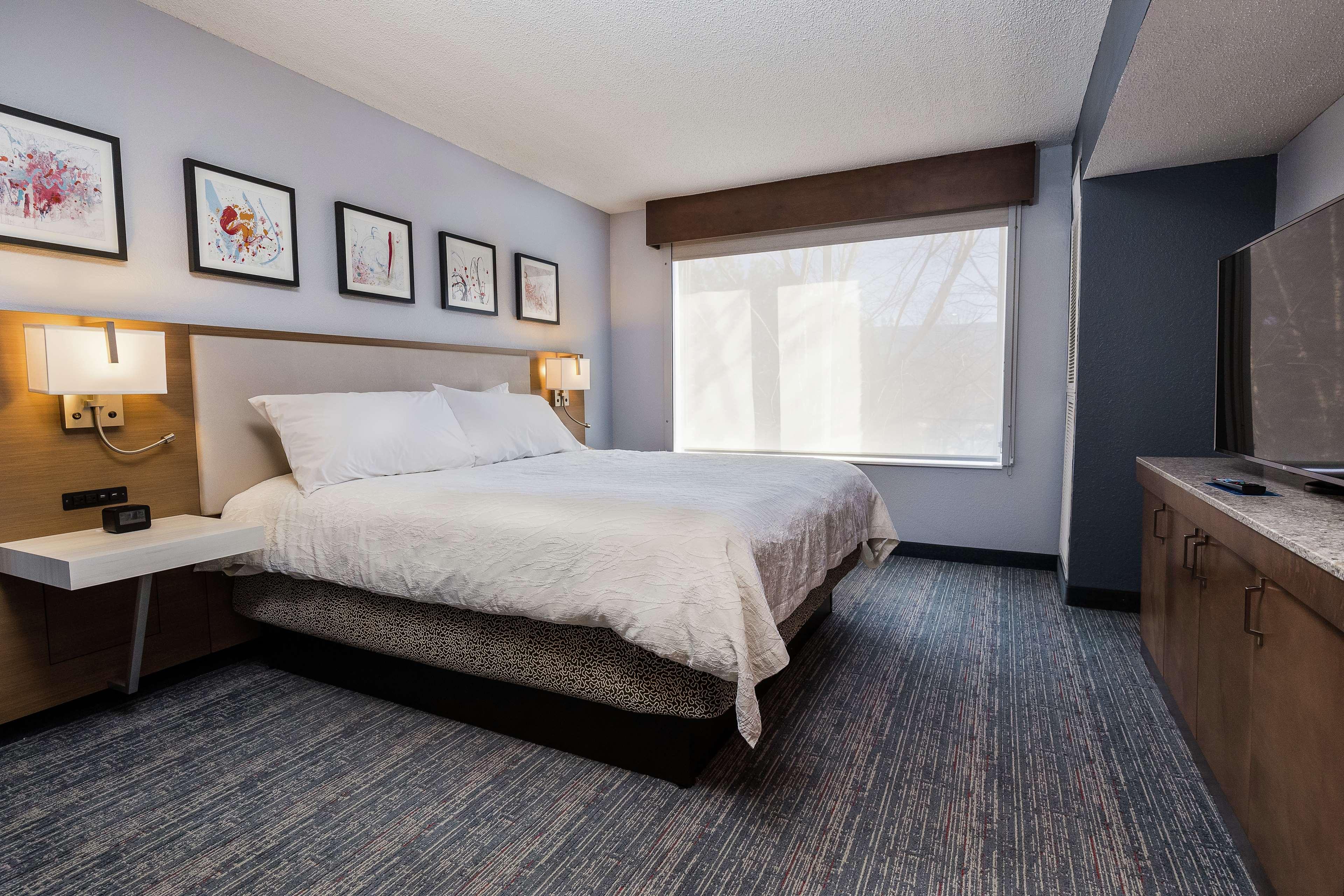 JUNIOR SUITE, KING BED, PARLOR, SOFA