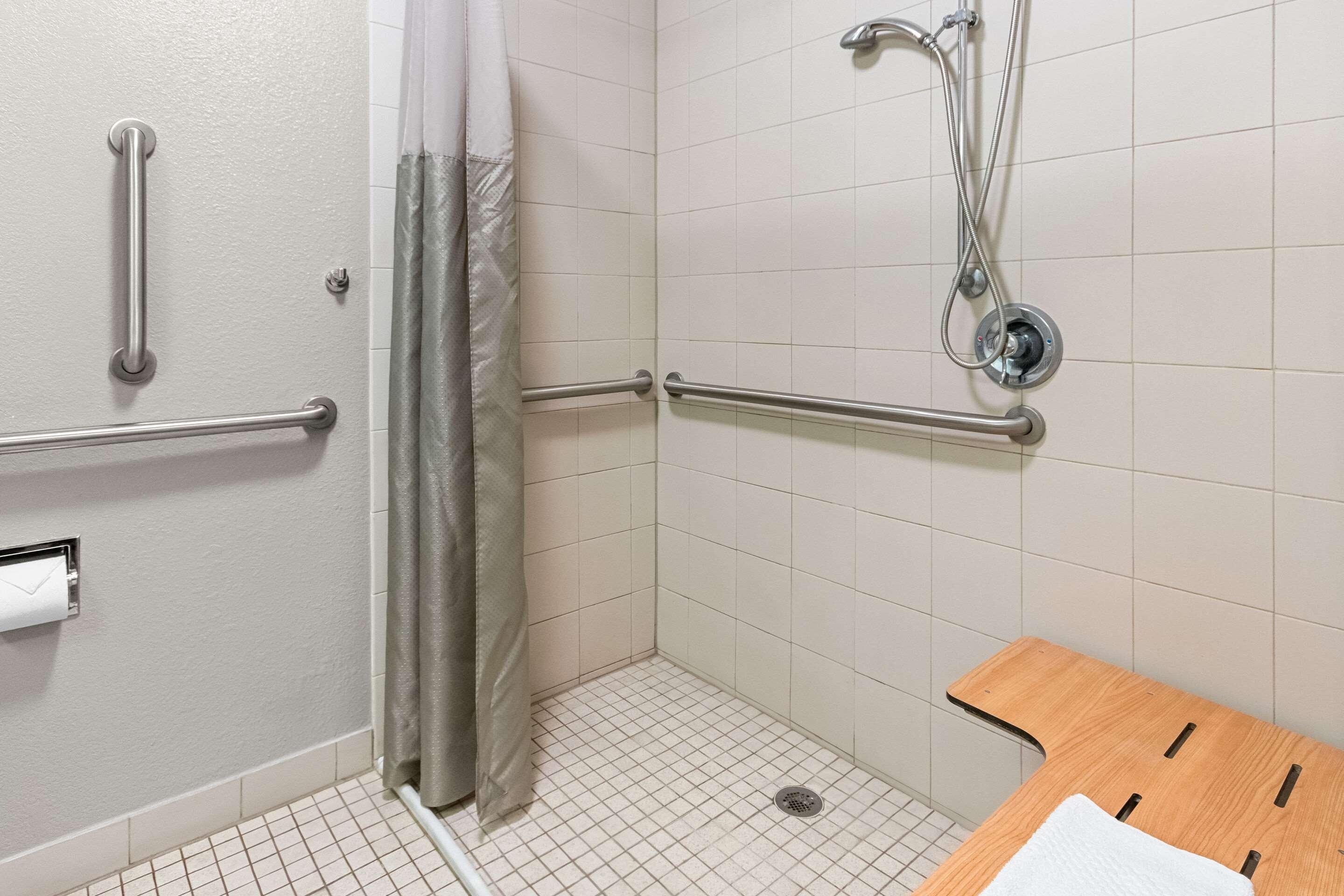 Room, Double Bed, Accessible, Econo Lodge Idaho Falls, ID 5/5