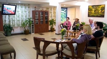 Hillview Inn 25/34