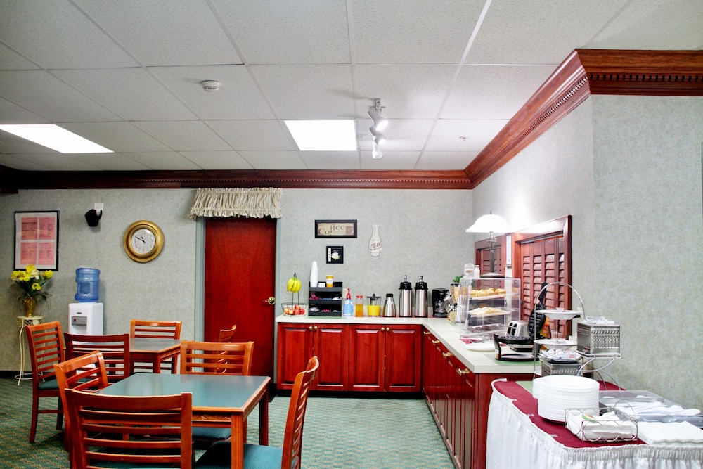 Grand Vista Hotel and Suites 47/61