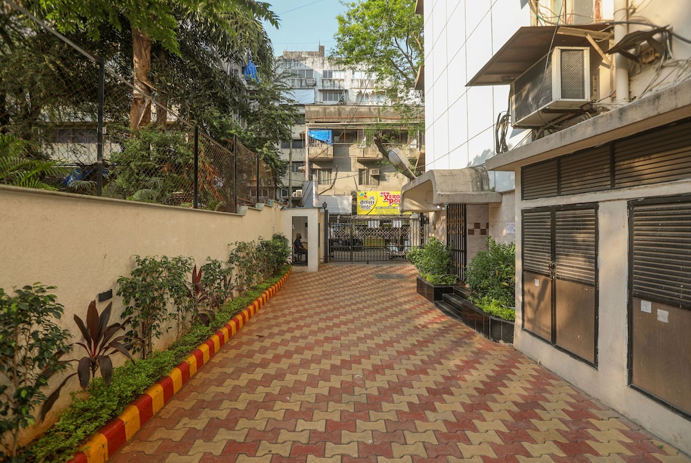 Hotel Midtown Andheri 33/34