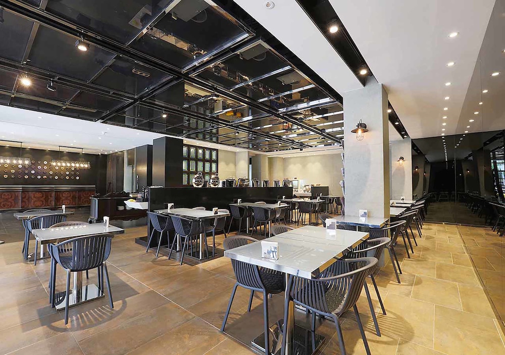 Royal Group Hotel Bo Ai Branch 21/28