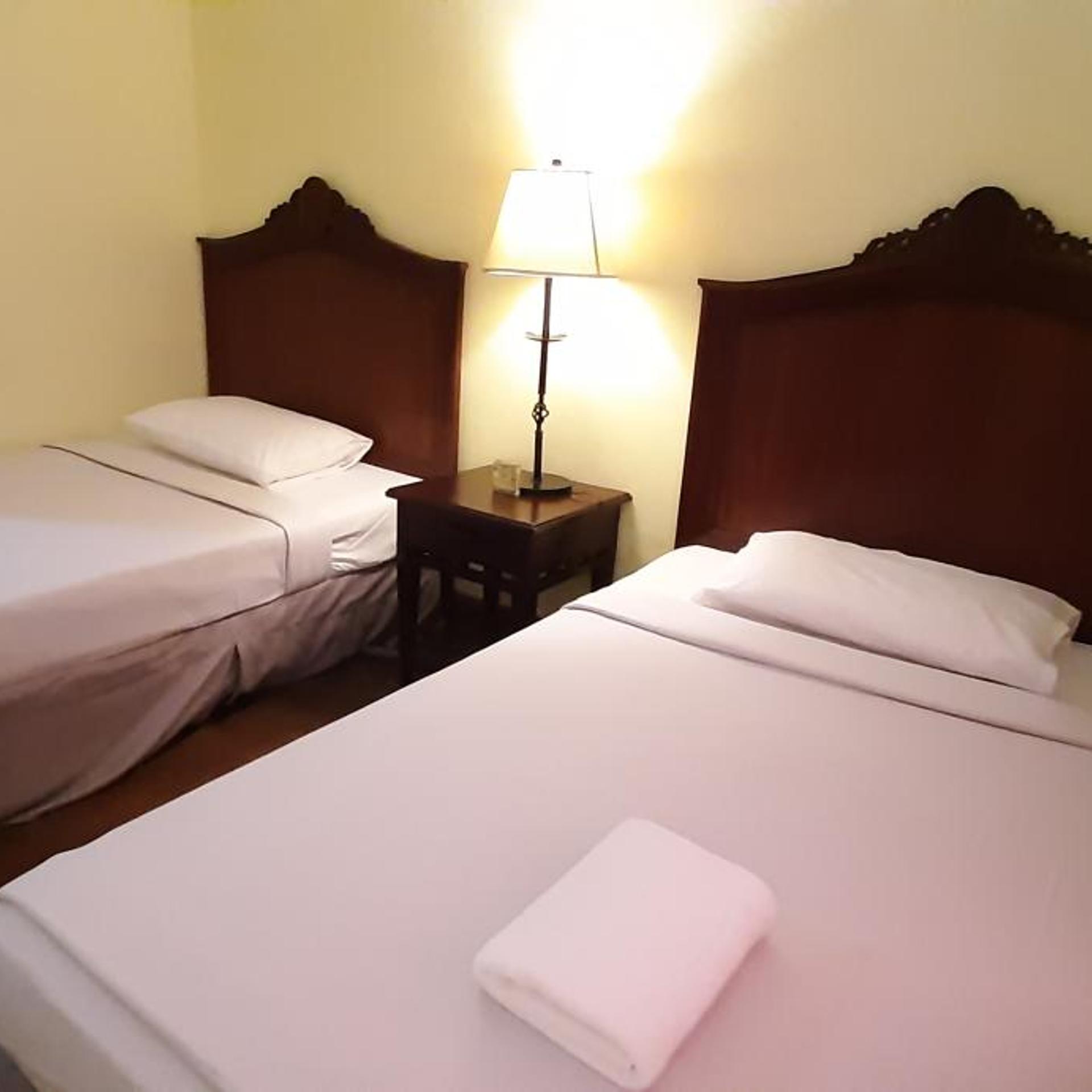 Standard, Twin Beds