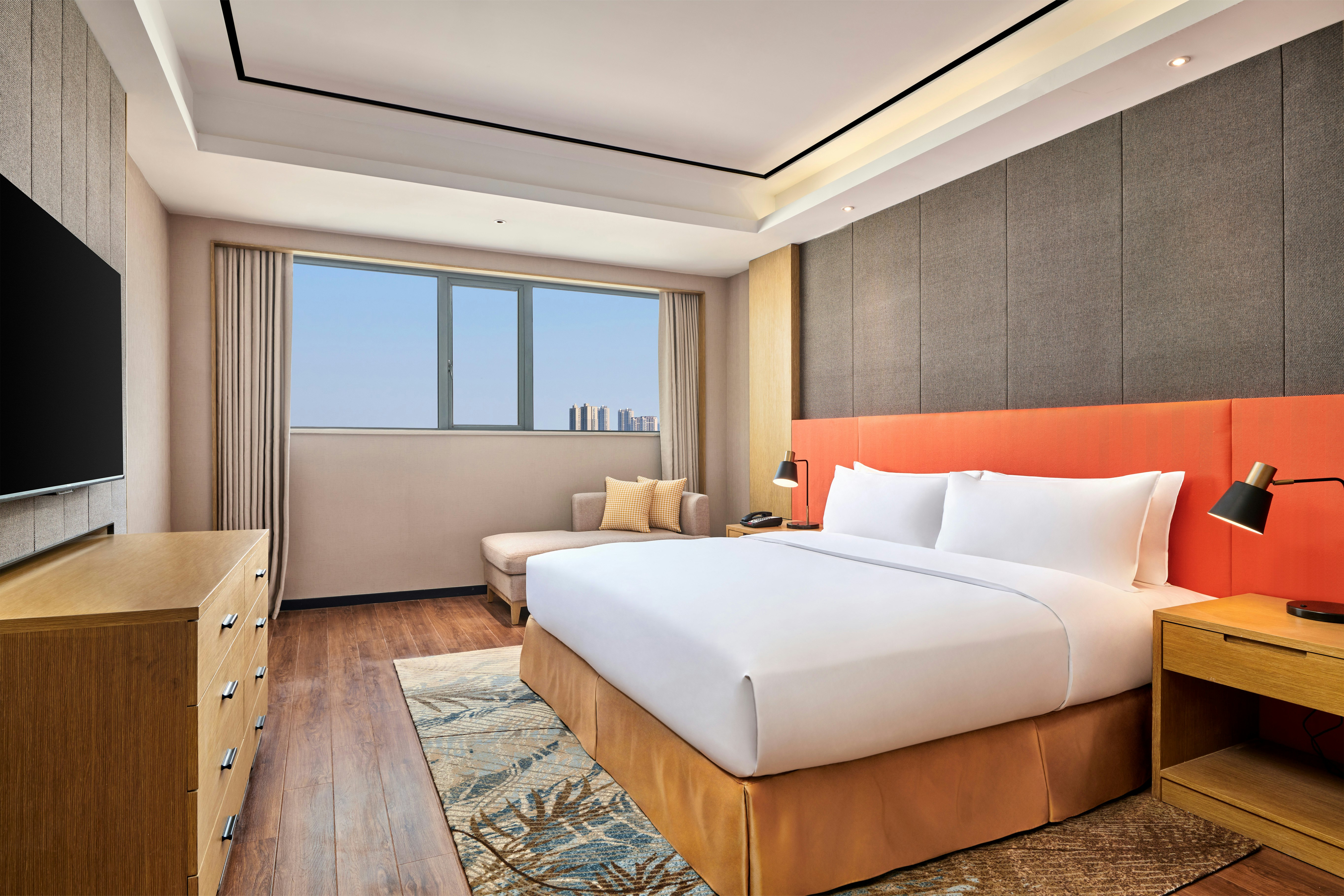 DELUXE, SUITE, KING BED