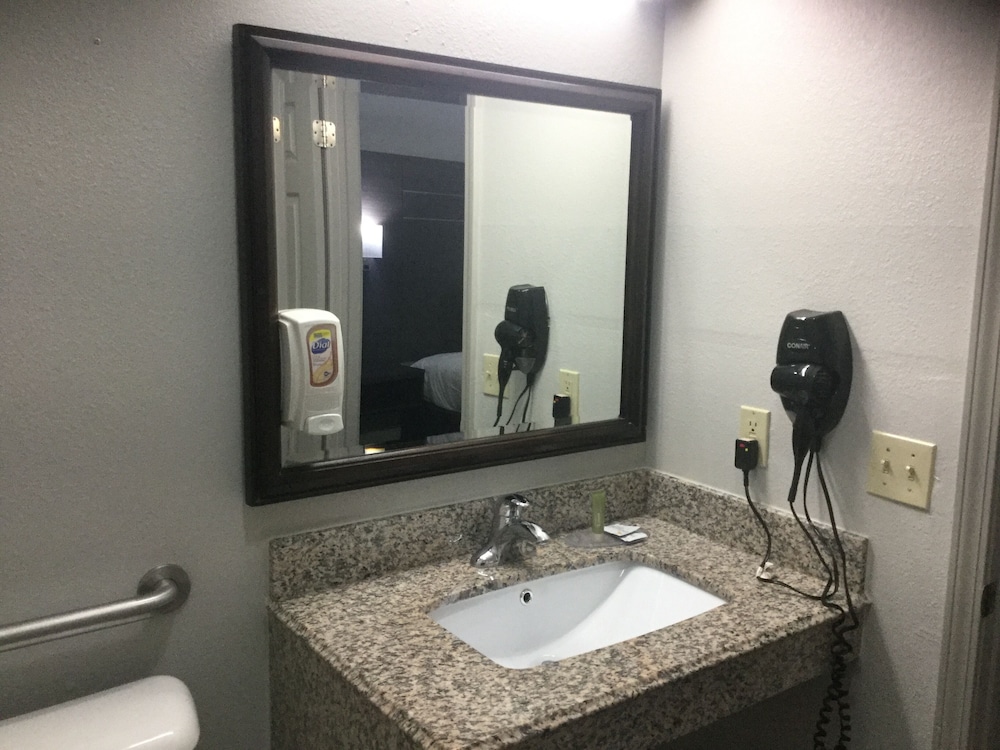 Muskogee Inn And Suites 11/30