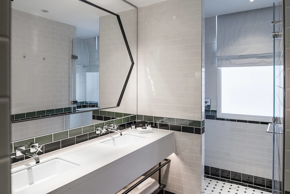 The Dixon, Tower Bridge, Autograph Collection 23/55