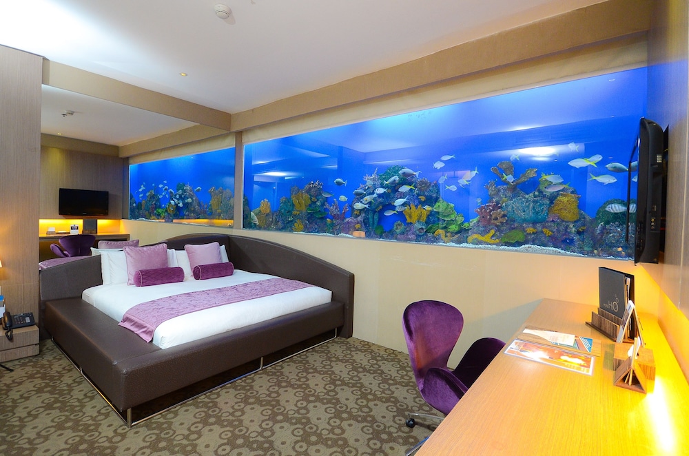 Aqua, King Bed