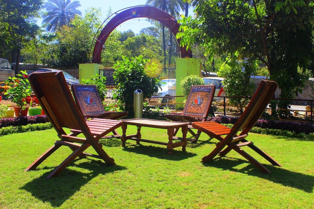 Hotel Toppers Corner Mount Abu 50/67