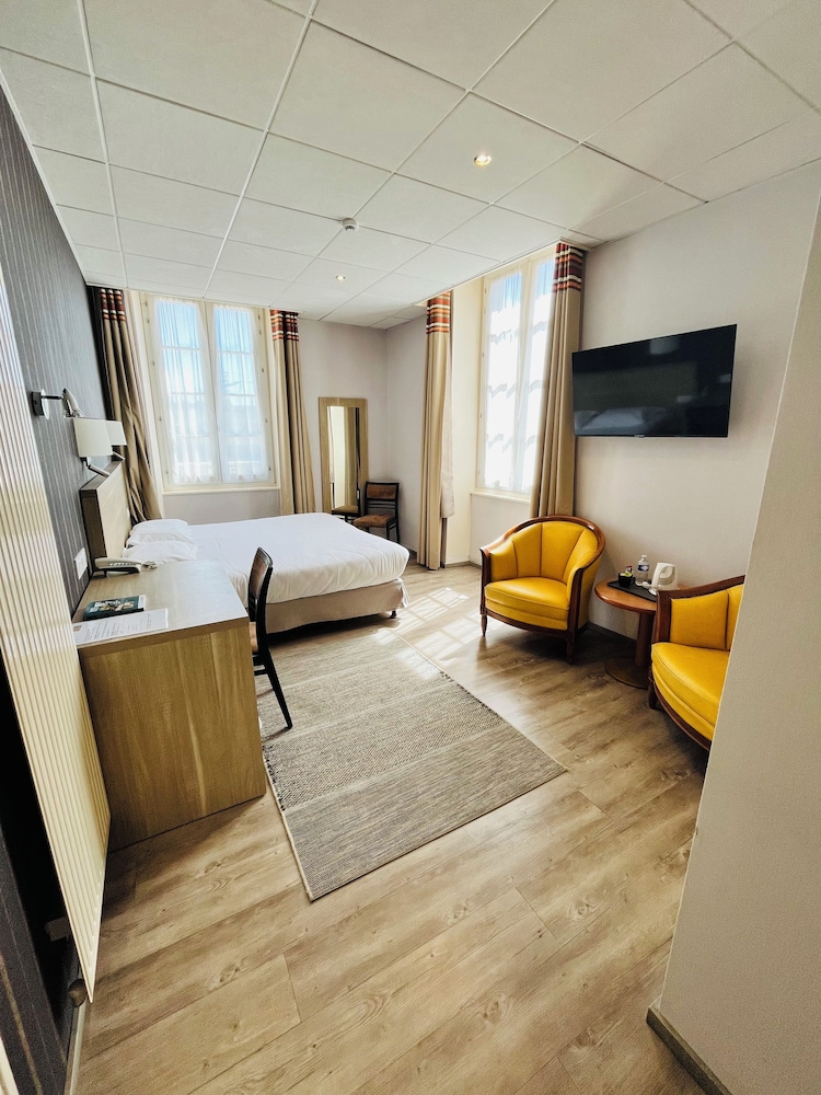 AU GRAND HOTEL 15/52