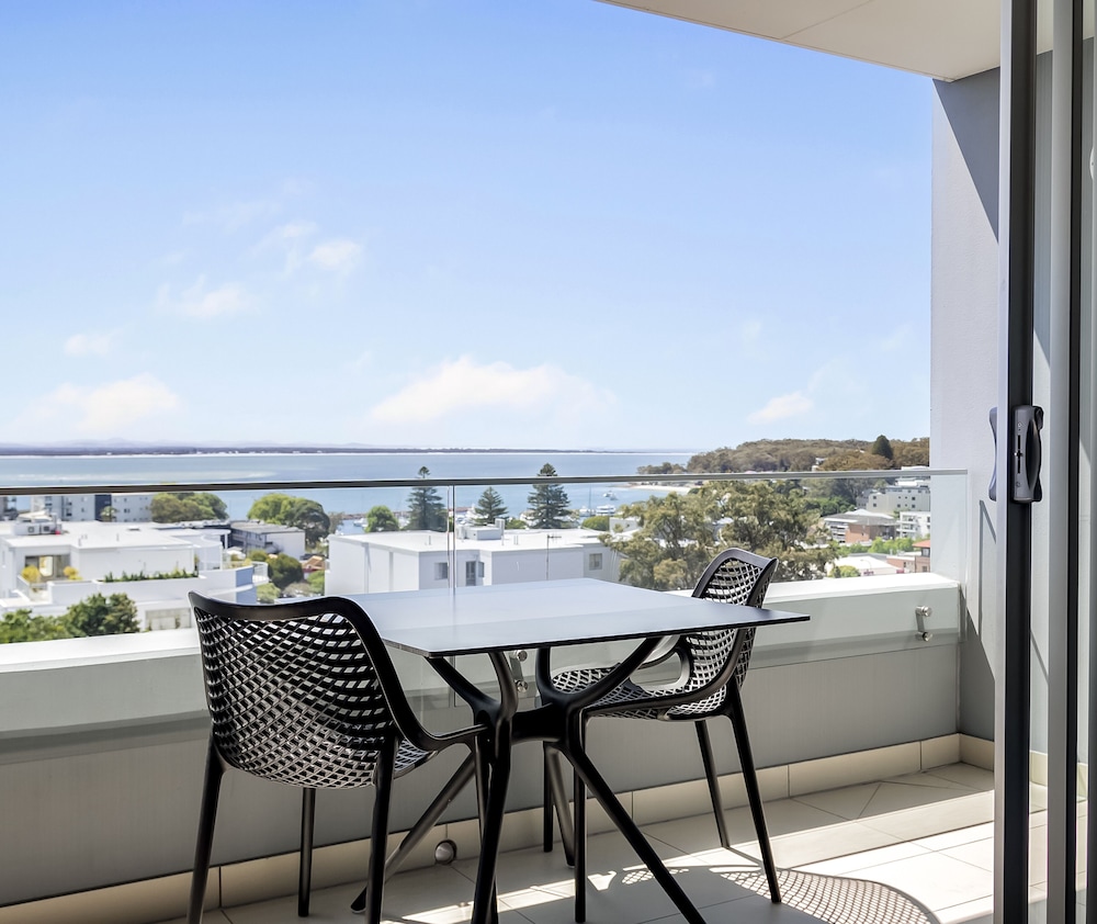 Oaks Nelson Bay Lure Suites 54/62