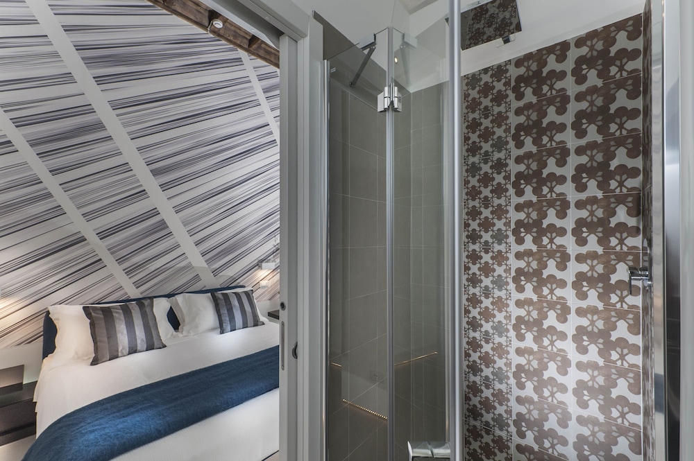 B&B First Floor 29/53